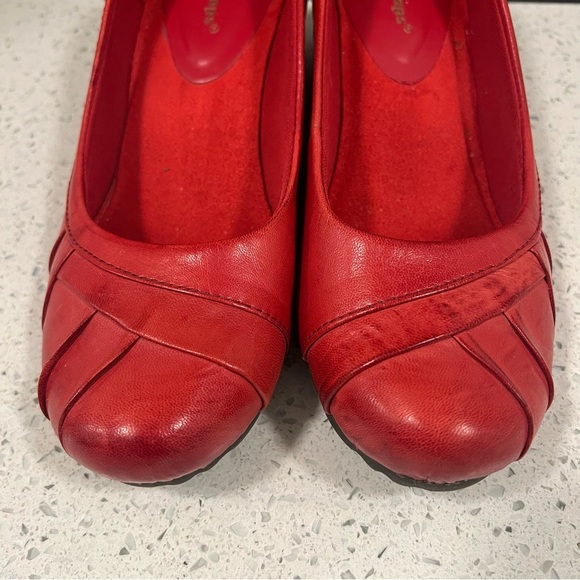 BARETRAPS Women's Wedge Heel Red Leather Shoes Size 10 - Picture 5 of 9